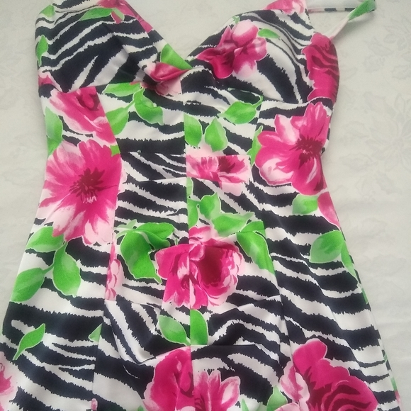 Cache vintage bodycon v-neck roses floral dress - Picture 7 of 8
